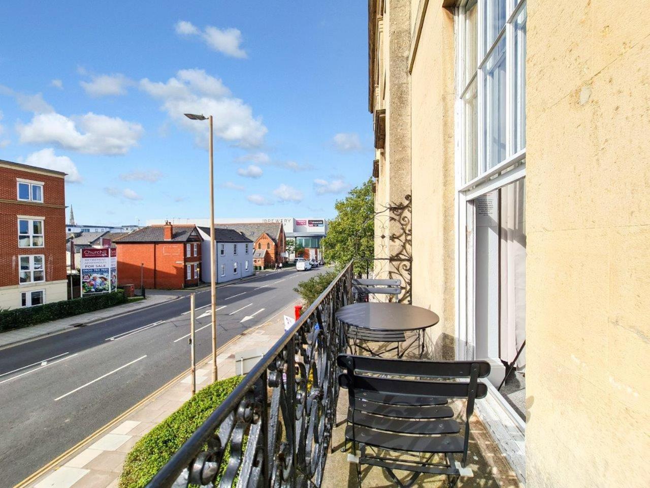 Margaret'S Terrace By Fortuna Property Cheltenham Bagian luar foto