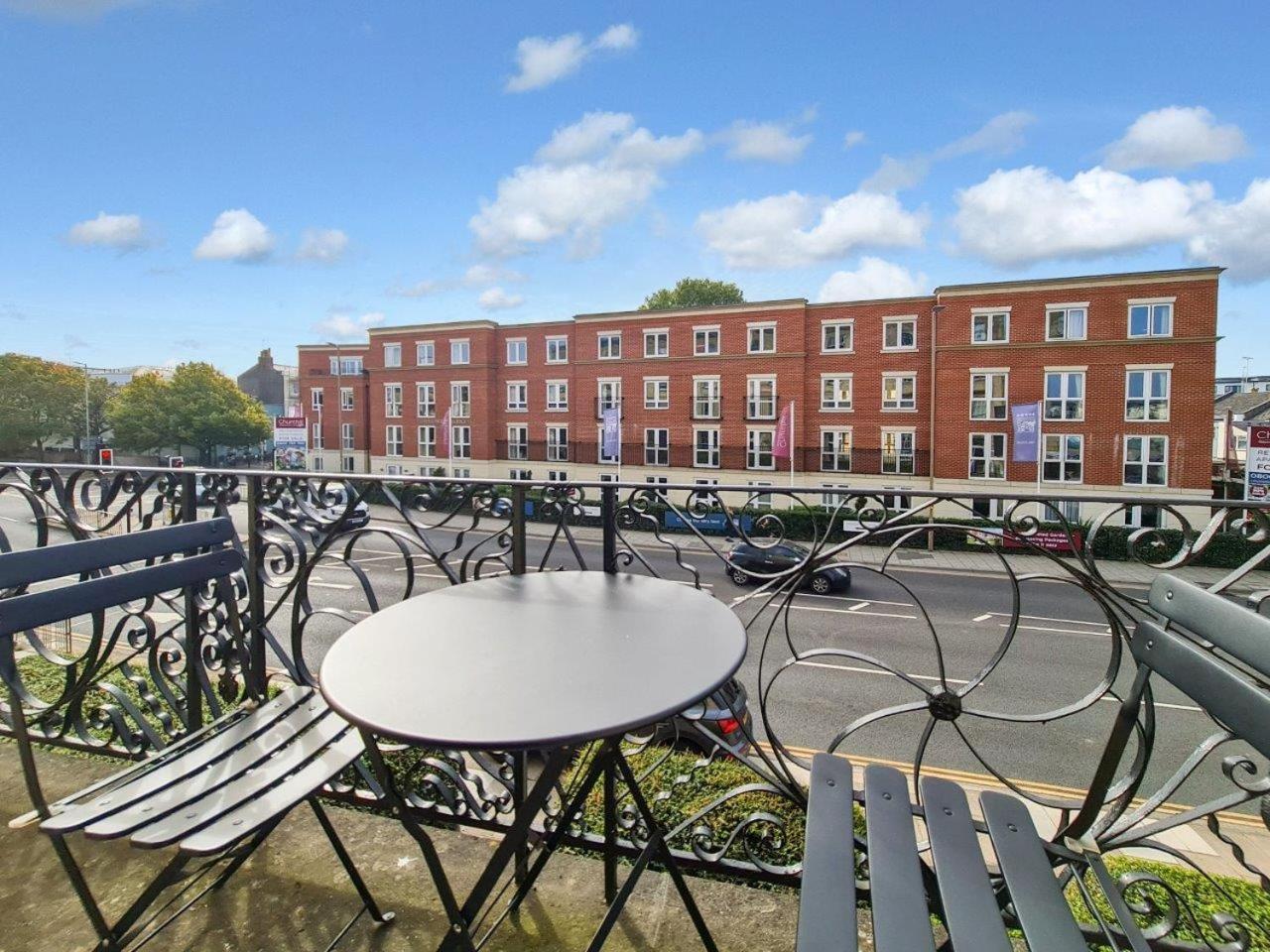 Margaret'S Terrace By Fortuna Property Cheltenham Bagian luar foto